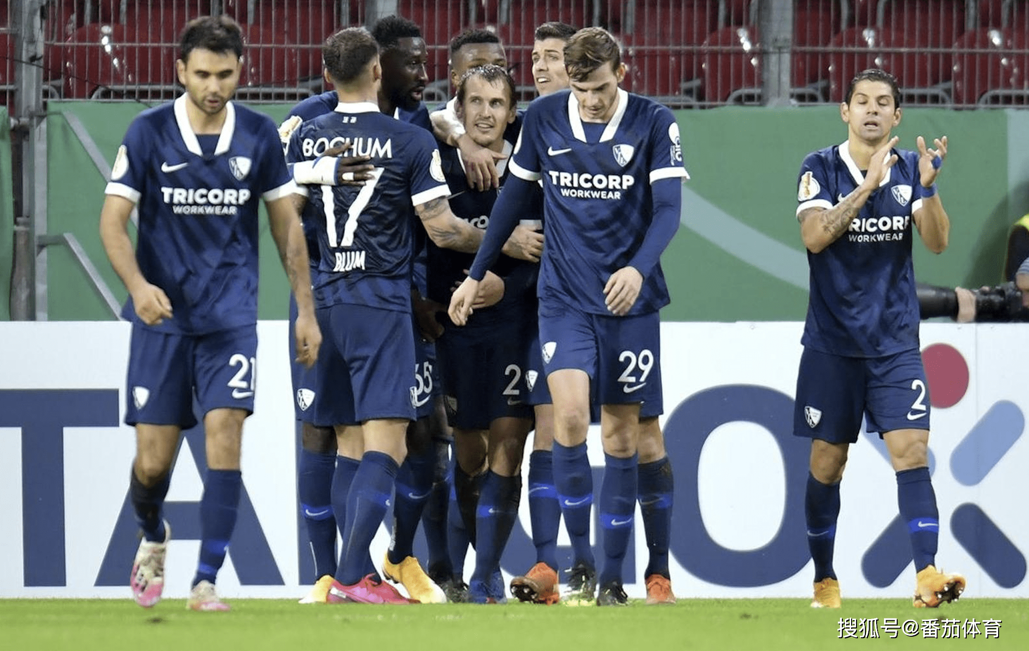 包含今晚德国杯传出新动向，克里夫兰骑士单刀错失，管理层表态：态度坚定，医务组通报恢复的词条